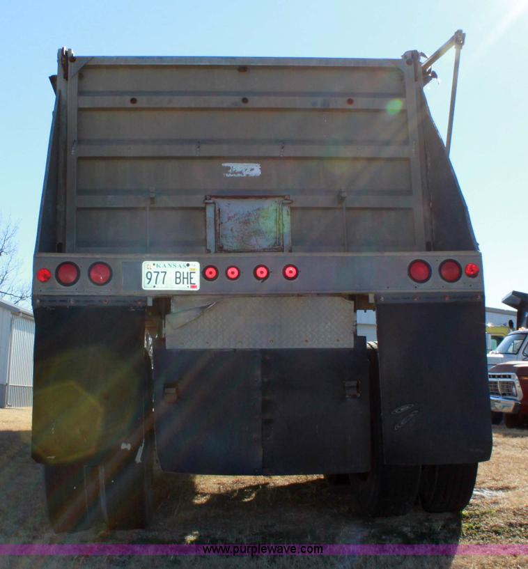 image for item 6805 1976 Freuhauf 28' end-dump semi trailer