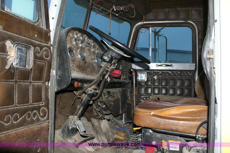 image for item 6806 1984 Peterbilt 359 dump truck