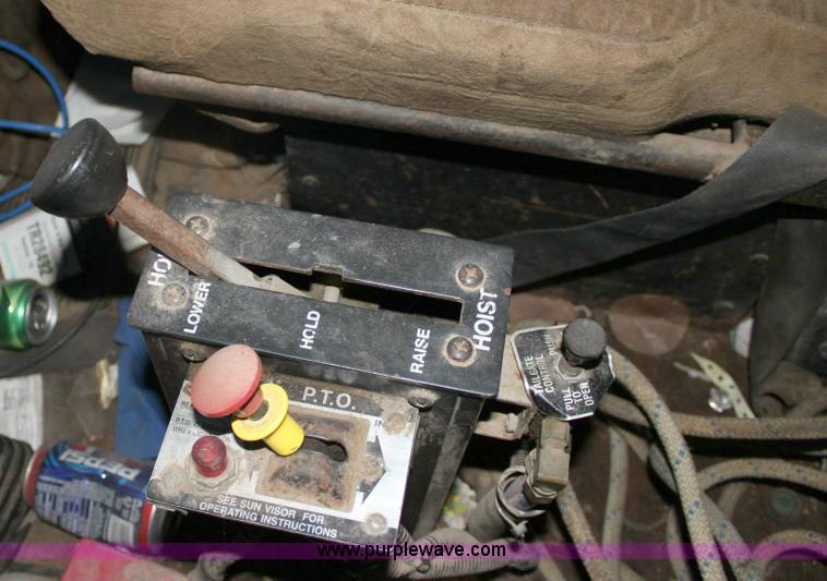 image for item 6806 1984 Peterbilt 359 dump truck