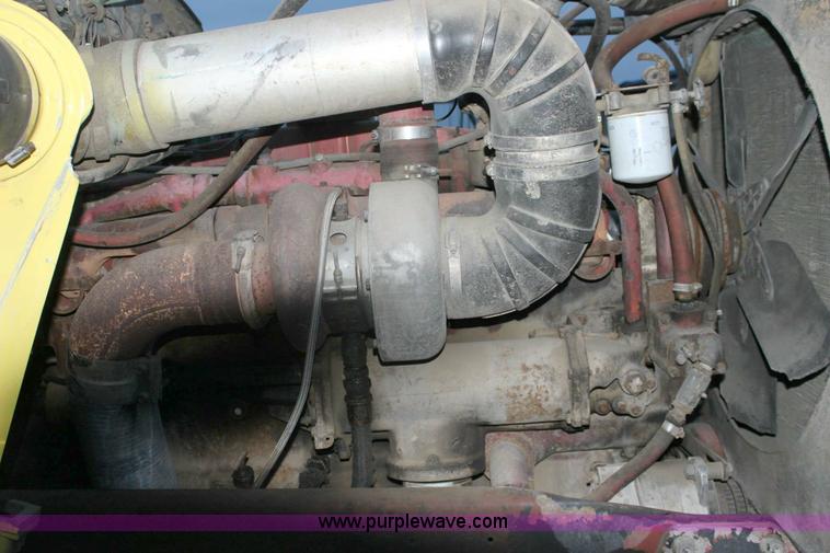 image for item 6806 1984 Peterbilt 359 dump truck