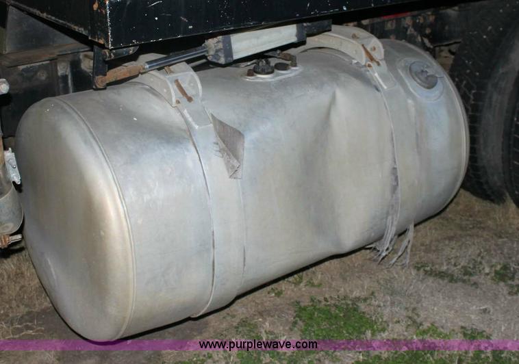 image for item 6806 1984 Peterbilt 359 dump truck