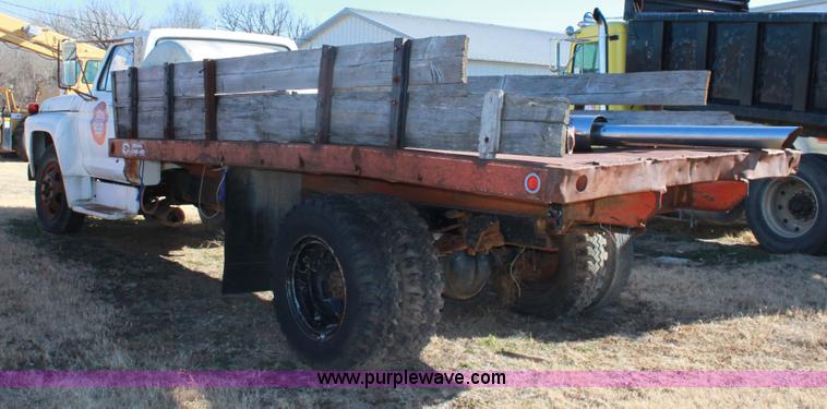 image for item 6808 1976 Ford F600 truck