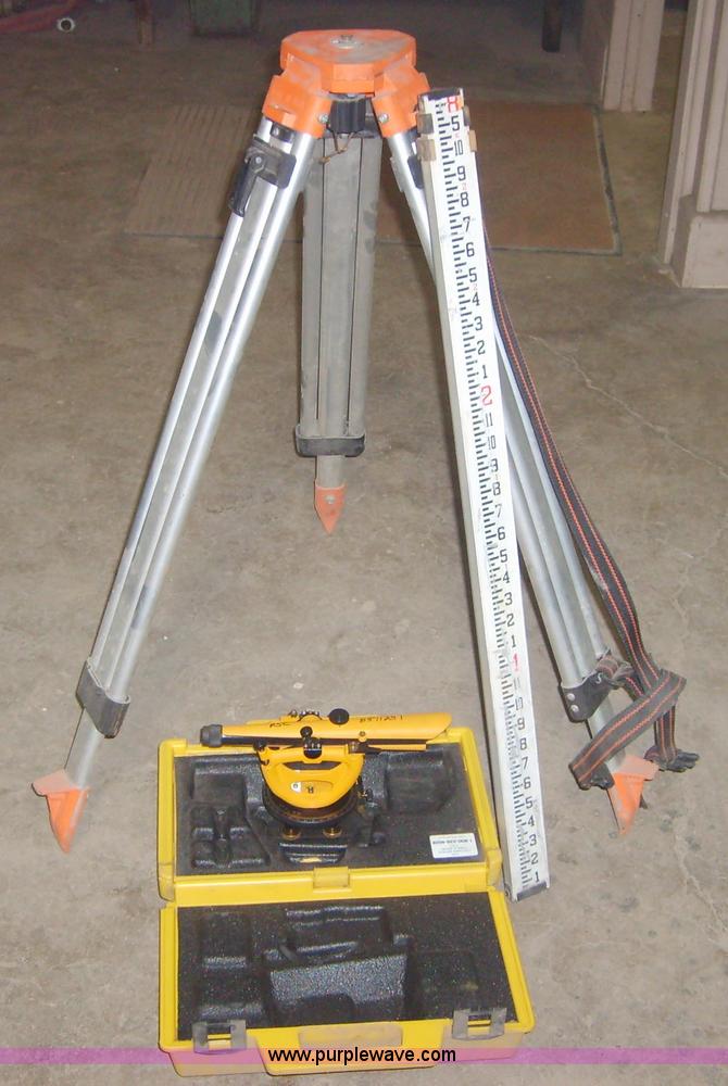 image for item 1405 Berger Instruments 200B transit, tripod and level