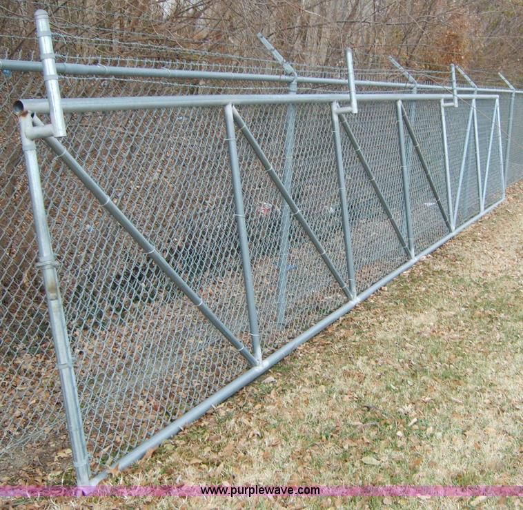 image for item 1406 Cantilever gate for 22' opening
