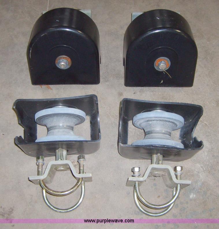 image for item 1406 Cantilever gate for 22' opening