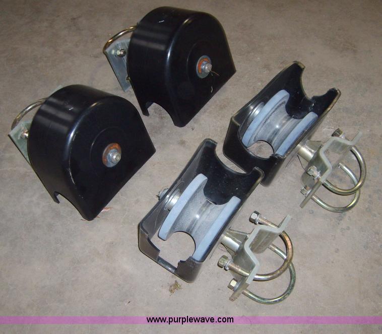 image for item 1406 Cantilever gate for 22' opening