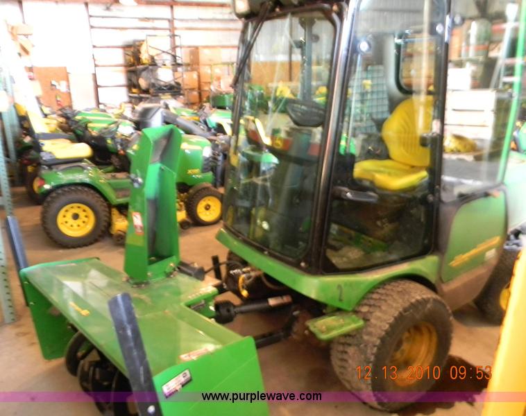 image for item 1500 2009 John Deere 1565 lawn tractor