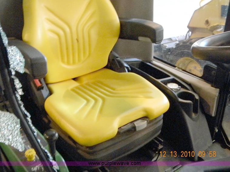 image for item 1500 2009 John Deere 1565 lawn tractor