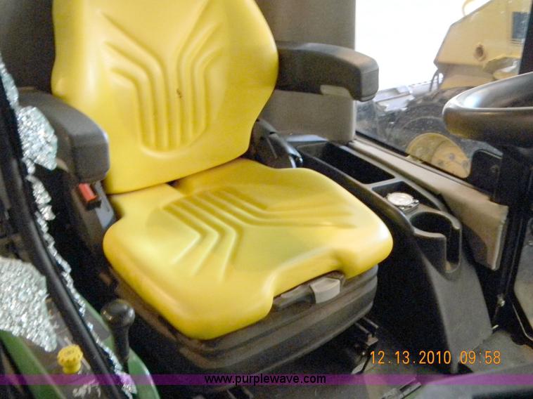 image for item 1500 2009 John Deere 1565 lawn tractor