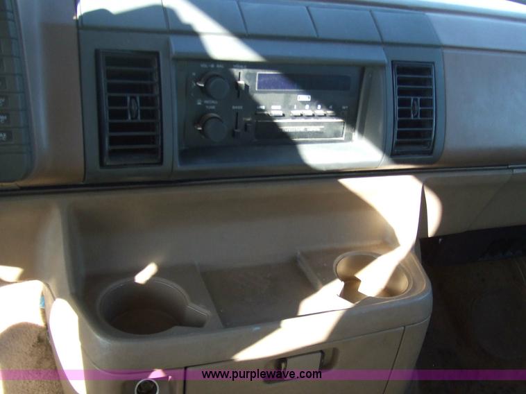 image for item 2355 1993 Chevrolet Astro van