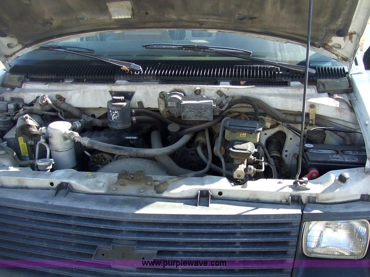 image for item 2355 1993 Chevrolet Astro van