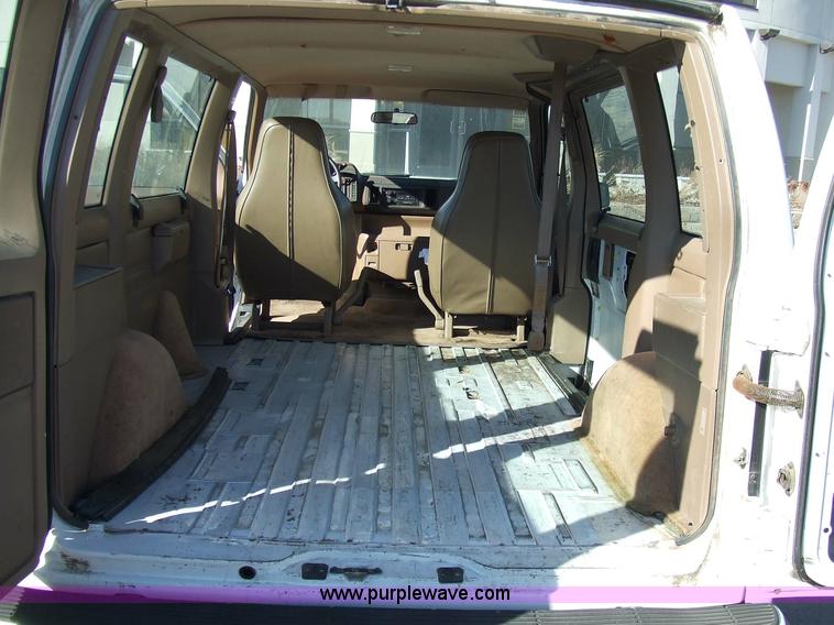 image for item 2355 1993 Chevrolet Astro van