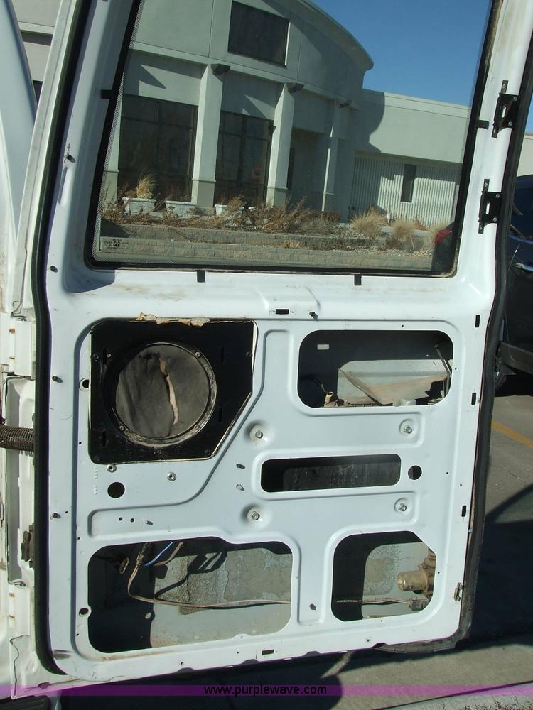 image for item 2355 1993 Chevrolet Astro van