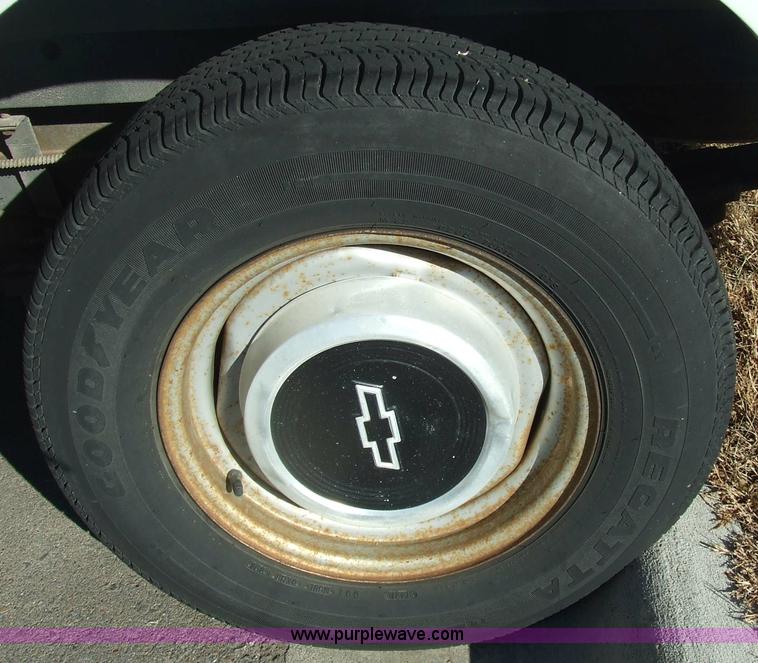 image for item 2355 1993 Chevrolet Astro van