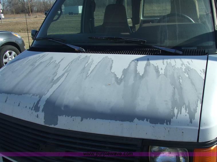 image for item 2355 1993 Chevrolet Astro van