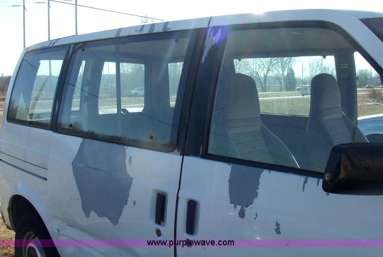 image for item 2355 1993 Chevrolet Astro van