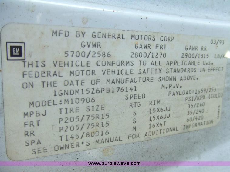 image for item 2355 1993 Chevrolet Astro van