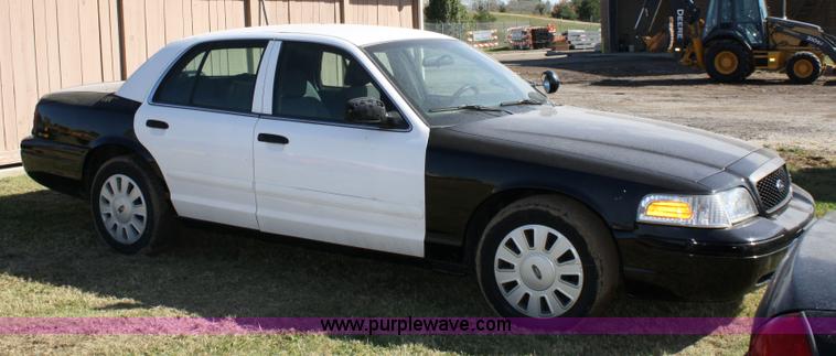 image for item 4801 2007 Ford Crown Victoria Police Interceptor