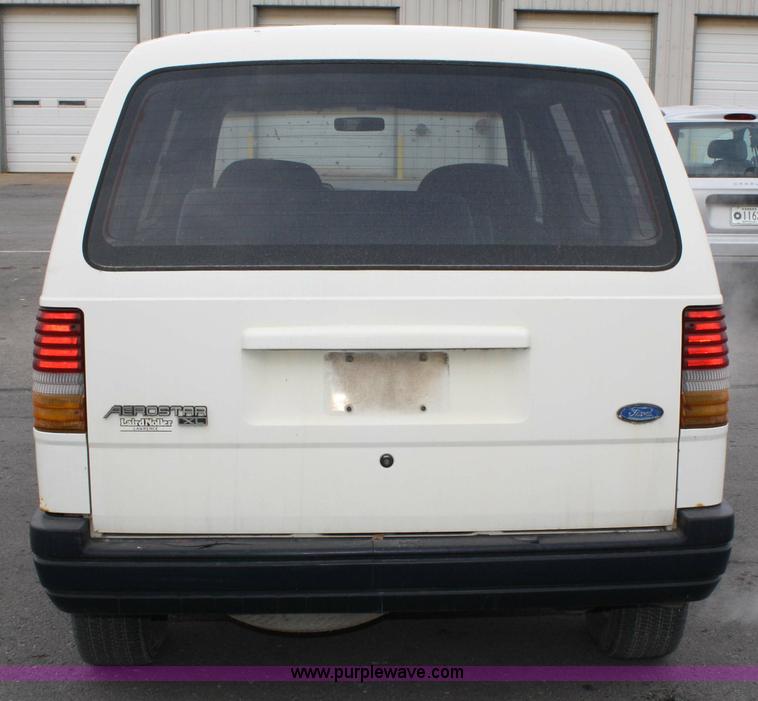 image for item 4943 1988 Ford Aerostar
