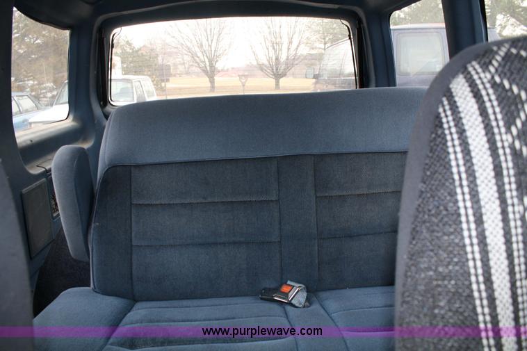 image for item 4943 1988 Ford Aerostar