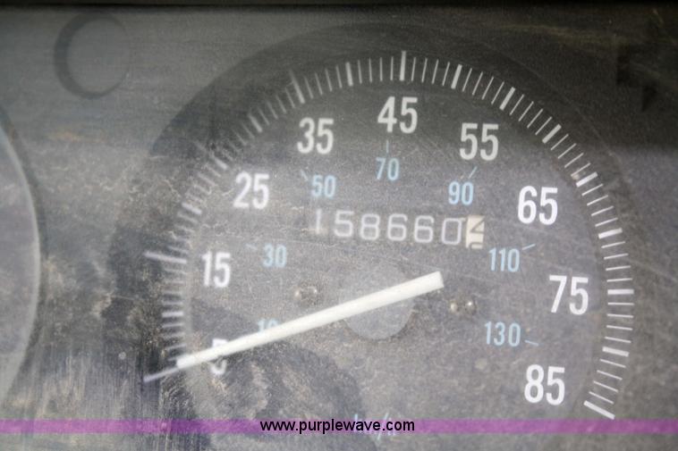 image for item 4944 1995 Jeep Cherokee SE