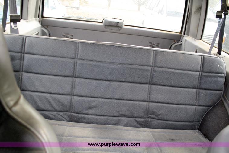 image for item 4944 1995 Jeep Cherokee SE