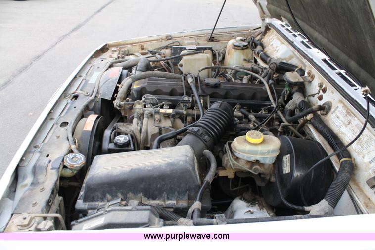 image for item 4944 1995 Jeep Cherokee SE