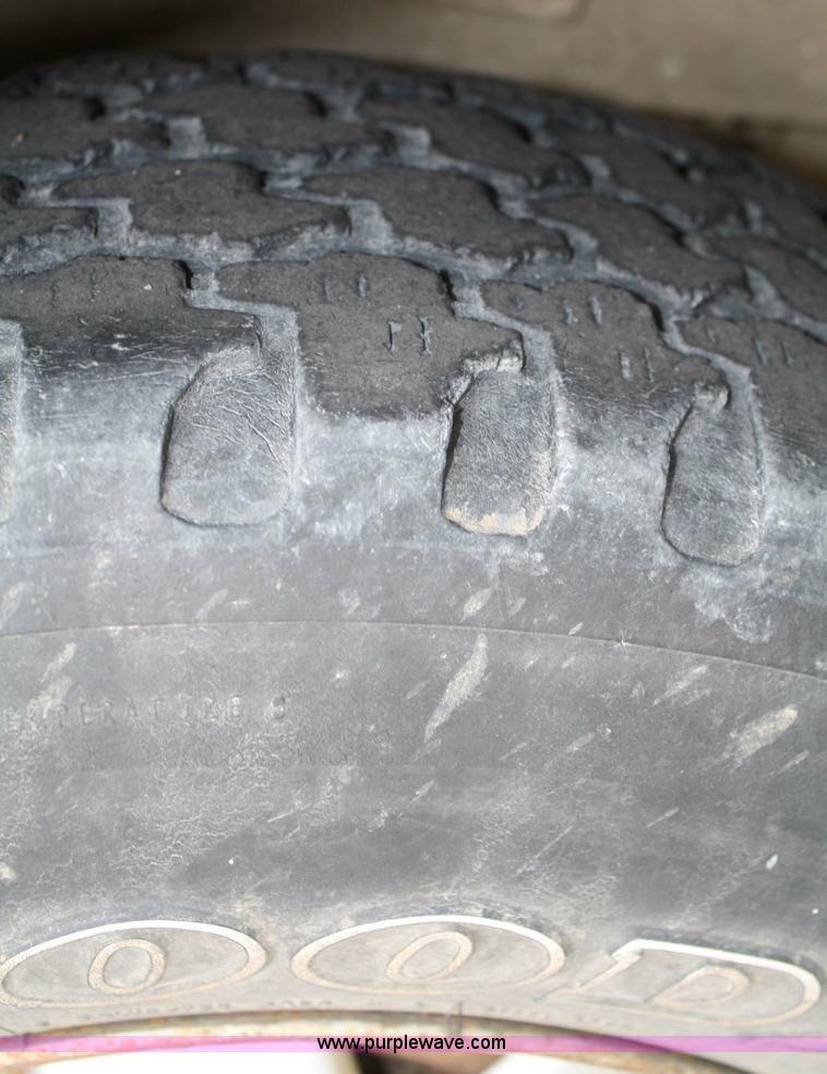 image for item 4944 1995 Jeep Cherokee SE