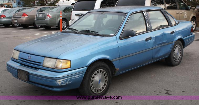 image for item 4945 1993 Ford Tempo