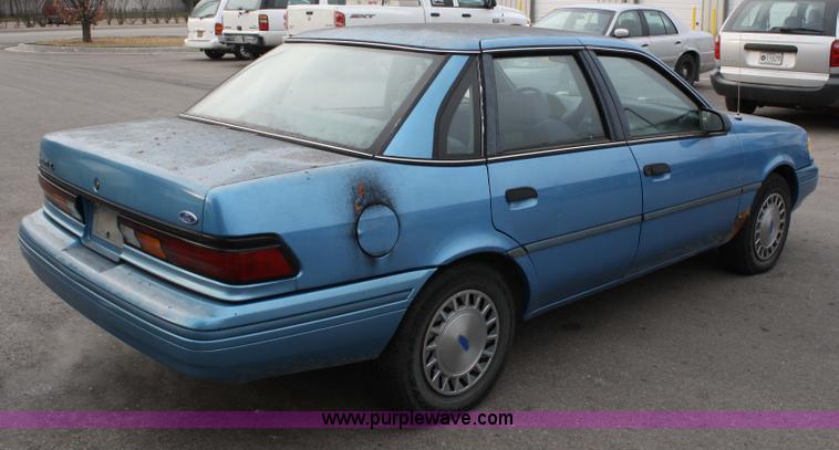 image for item 4945 1993 Ford Tempo
