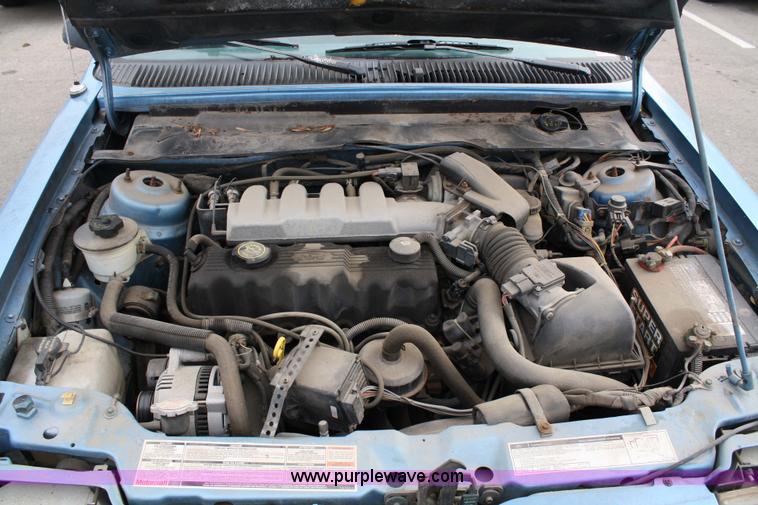 image for item 4945 1993 Ford Tempo