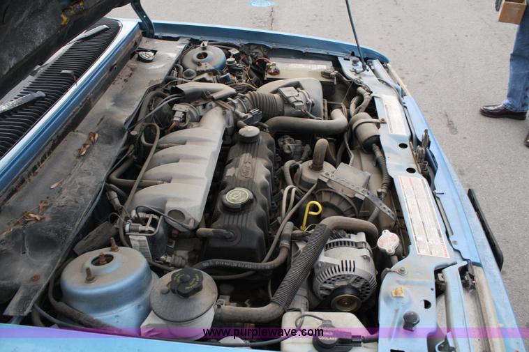 image for item 4945 1993 Ford Tempo