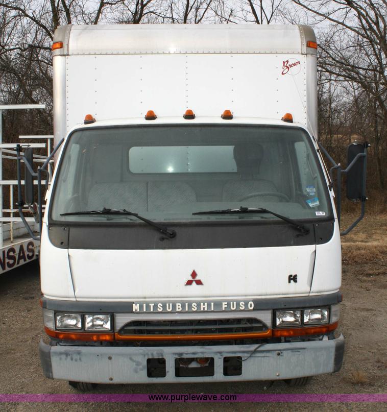 image for item 4946 1998 Mitsubishi Fuso box truck