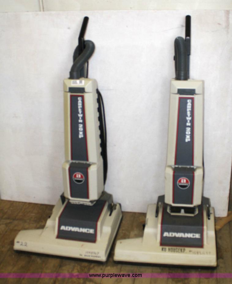 (2) Advance Carpetwin 20XP vaccum cleaners in Lawrence, KS Item 4956 sold Purple Wave