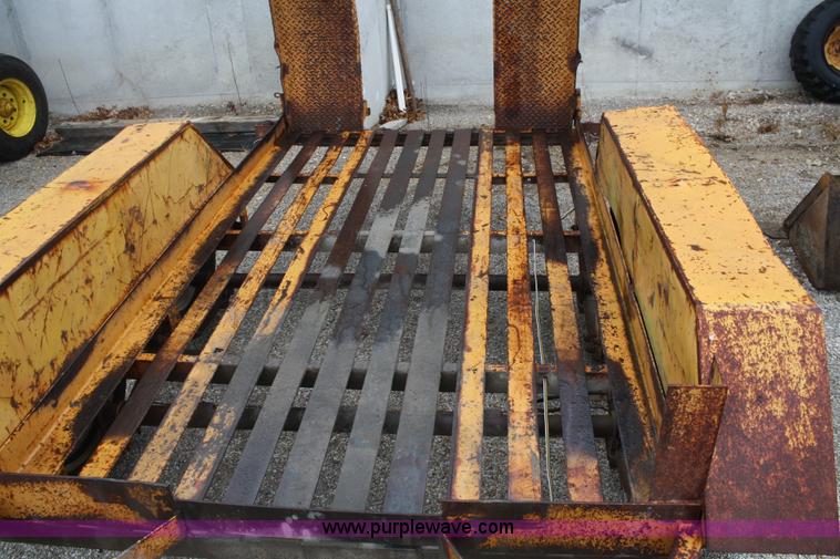 image for item 4962 1987 double axle trailer