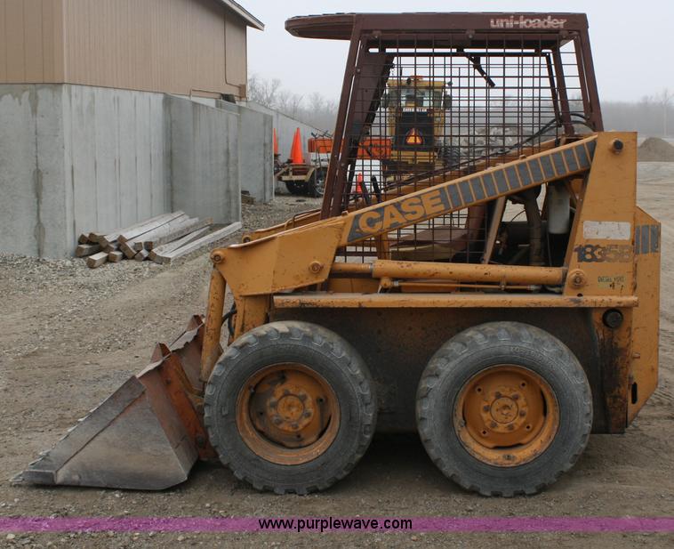 image for item 4963 1983 Case 1835B skid steer loader