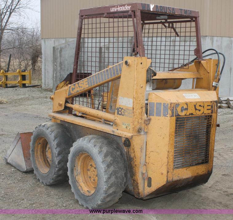 image for item 4963 1983 Case 1835B skid steer loader