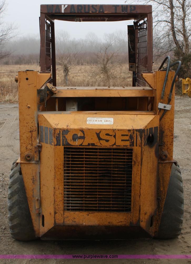 image for item 4963 1983 Case 1835B skid steer loader