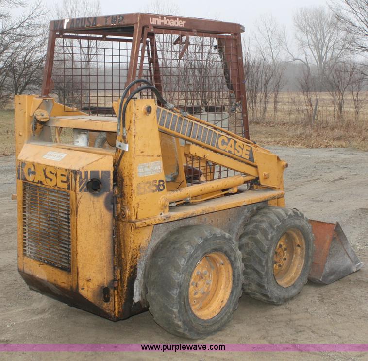 image for item 4963 1983 Case 1835B skid steer loader