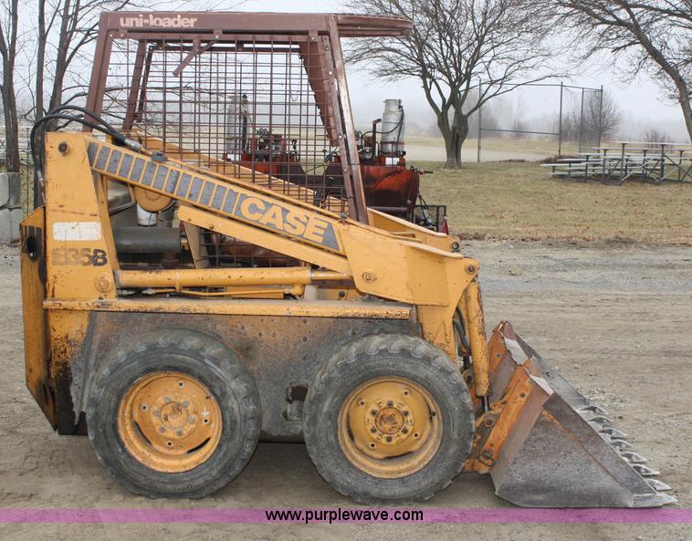 image for item 4963 1983 Case 1835B skid steer loader