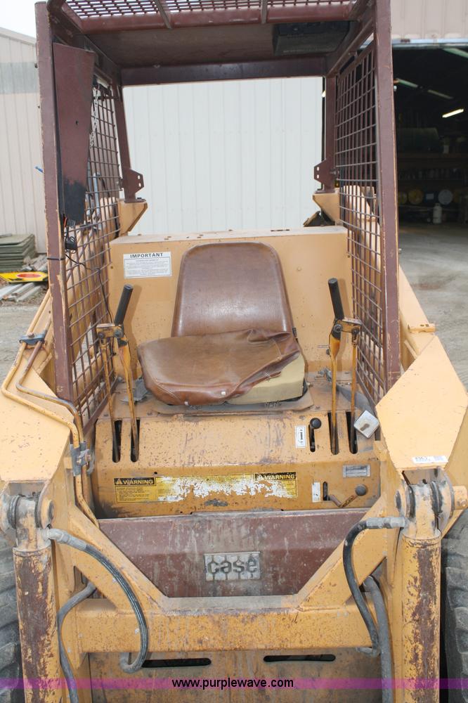 image for item 4963 1983 Case 1835B skid steer loader