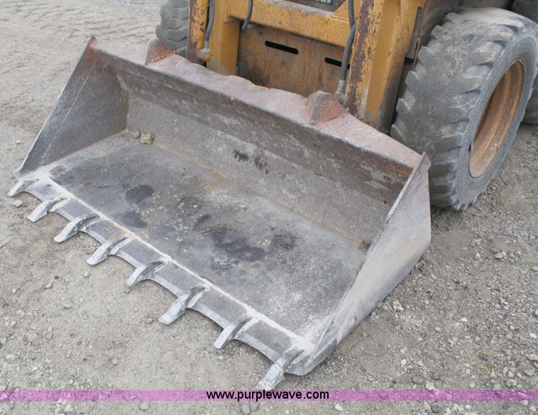 image for item 4963 1983 Case 1835B skid steer loader
