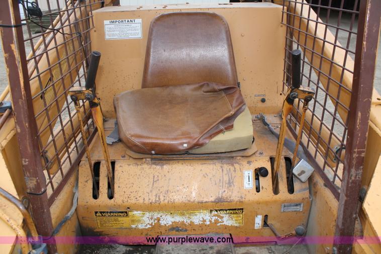 image for item 4963 1983 Case 1835B skid steer loader