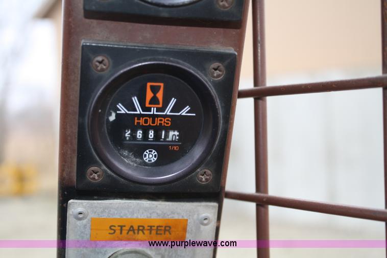 image for item 4963 1983 Case 1835B skid steer loader