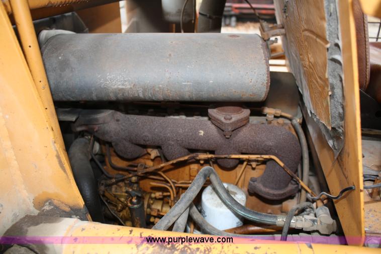 image for item 4963 1983 Case 1835B skid steer loader