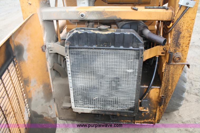 image for item 4963 1983 Case 1835B skid steer loader
