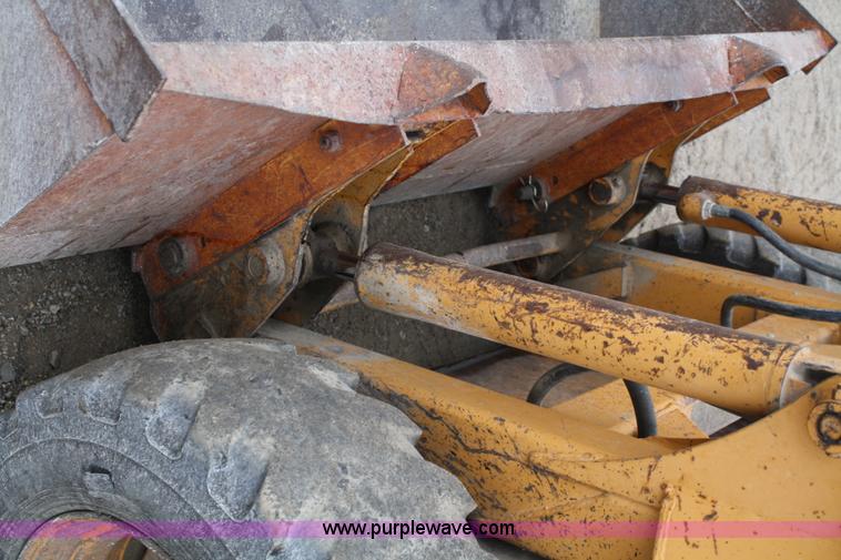 image for item 4963 1983 Case 1835B skid steer loader