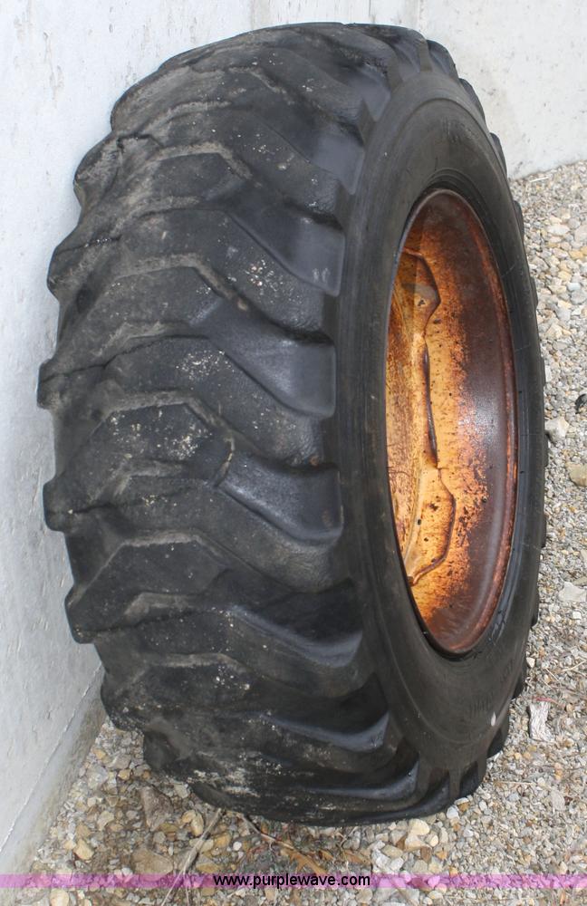 image for item 4963 1983 Case 1835B skid steer loader