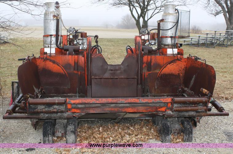 image for item 4964 1984 Layton D550 Super paver