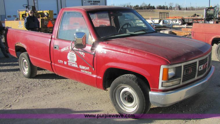 image for item 5183 1988 GMC C1500 pickup truck